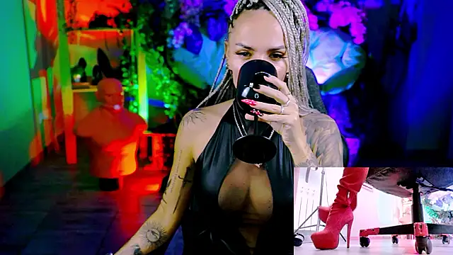 MonicaMaxwel's cam snapshot