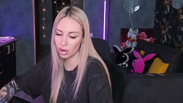 Blckmirrorr's cam snapshot