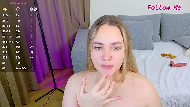 LightKisss live sex cam