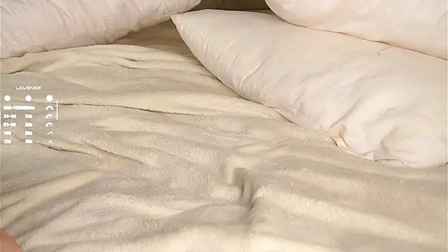 AunclreaVache live sex cam