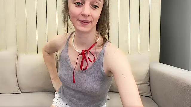 ShySchoolGirl live sex cam