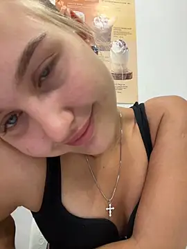 VanillaCakes live sex cam