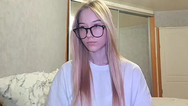 GlidedFill's cam snapshot