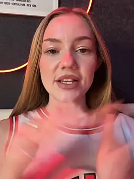 MilaMoone live sex cam