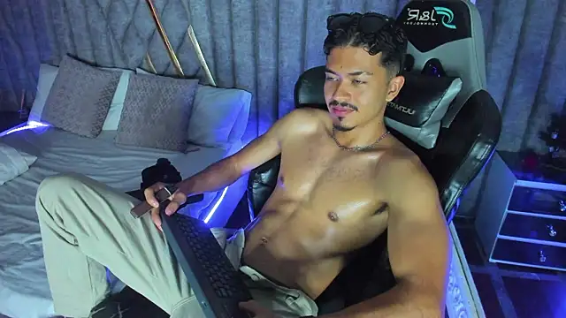 NicolaiKarav live sex cam