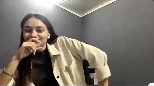 SarahHeadly's cam snapshot