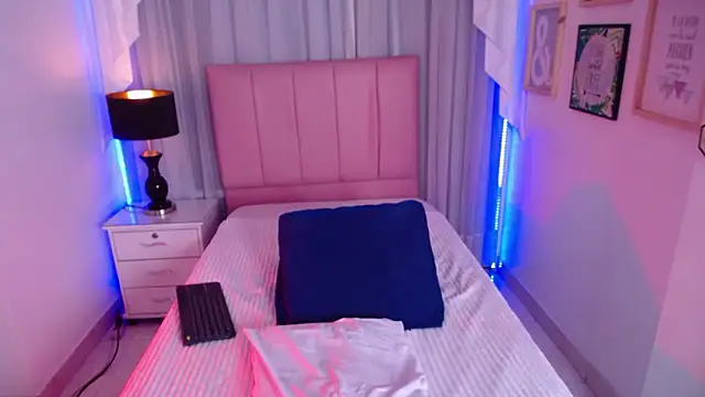 IsabelleDaza live sex cam