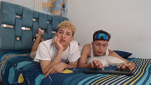 VERY_HOT_GUYS live sex cam