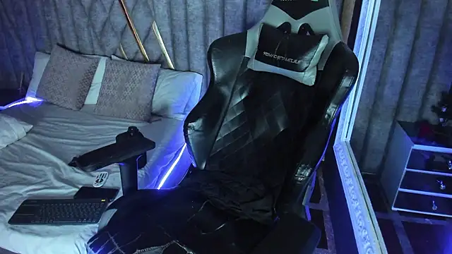 NicolaiKarav live sex cam