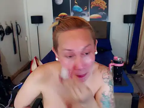 Allysonevanns live sex cam