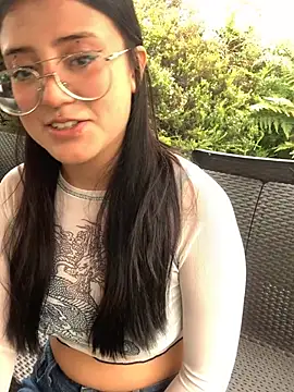 StrawberryPink_'s cam snapshot