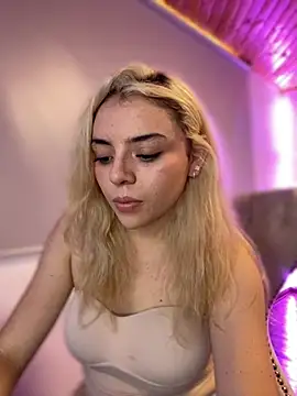 Mia_blondee_'s cam snapshot