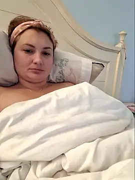 MilfyMrsRobinson live sex cam