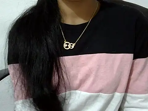 Khushi_v's cam snapshot