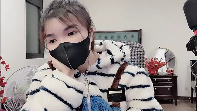 Caryln-Bun live sex cam