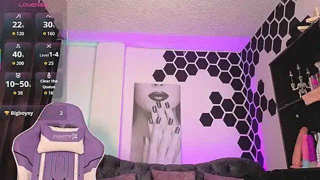 laracollinz's cam snapshot