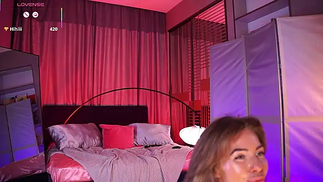 Nikki__Amour live sex cam