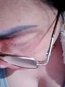 small-house123's cam snapshot