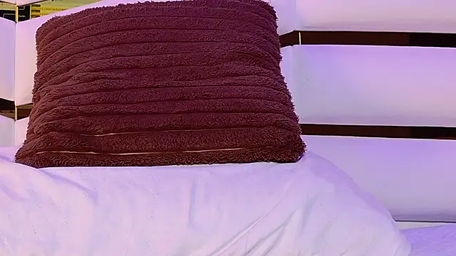 ambar_rosse25's cam snapshot