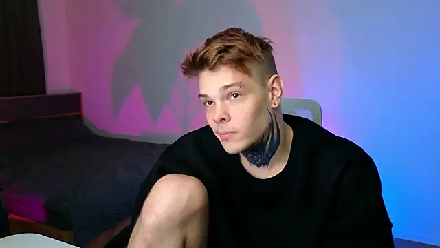 DENIS_HERE's cam snapshot