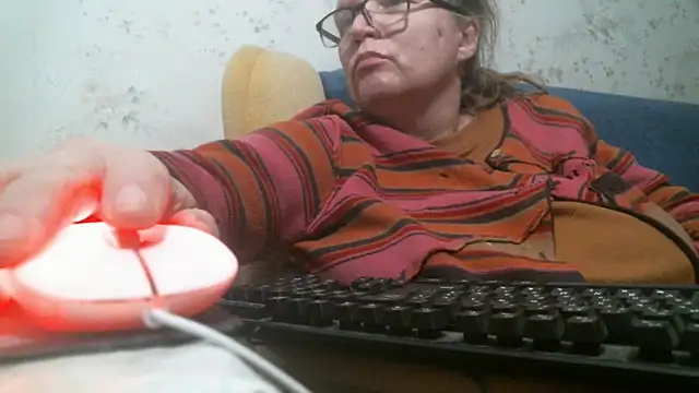 Isolda25's cam snapshot