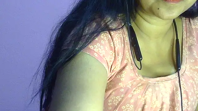 Pooja-suman's cam snapshot