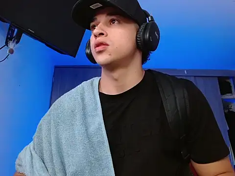 adam_keith's cam snapshot