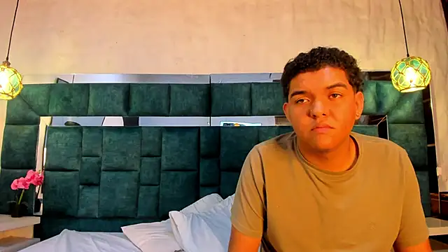 _bonnyandclyde's cam snapshot