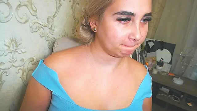 DolphinDreams's cam snapshot