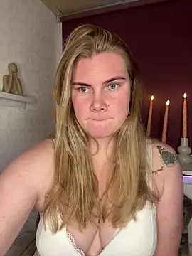 SexyBlondJoanna live sex cam