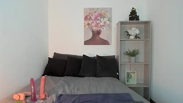 SaraMilf_69's cam snapshot