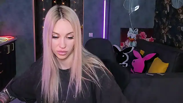 Blckmirrorr's cam snapshot