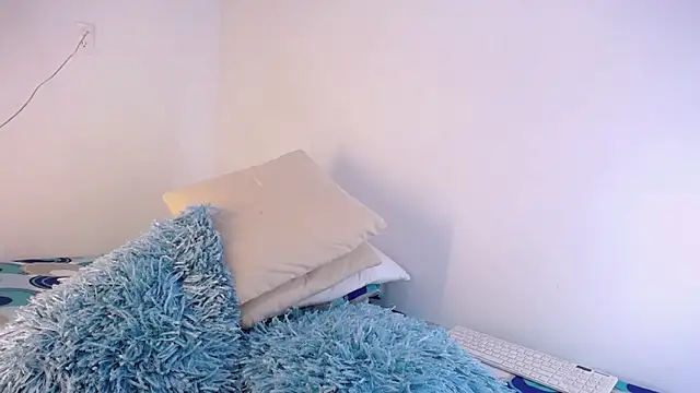 BabyAndy_'s cam snapshot