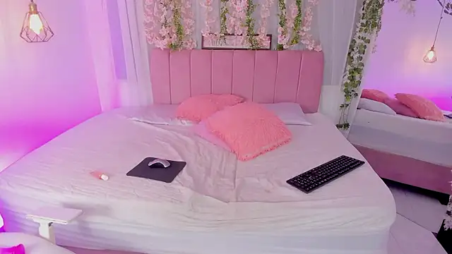 nicky_bonny18's cam snapshot