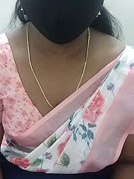 MrsNayoni77's cam snapshot