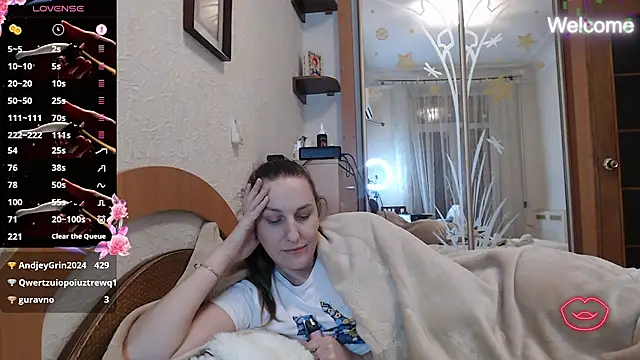 Yevgeshka-Milashka live sex cam