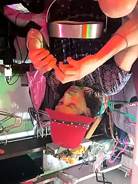 gurlnips live sex cam