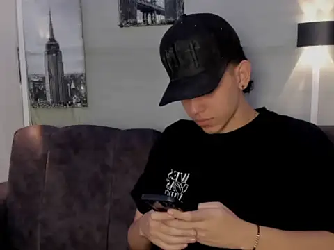 sebas_pretty7's cam snapshot