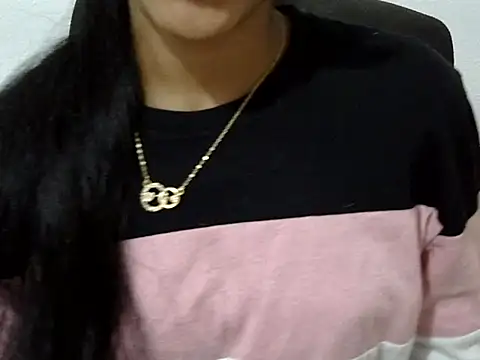 Khushi_v's cam snapshot