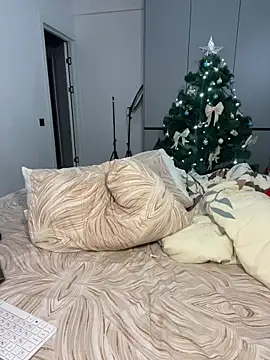 CurlyLara live sex cam