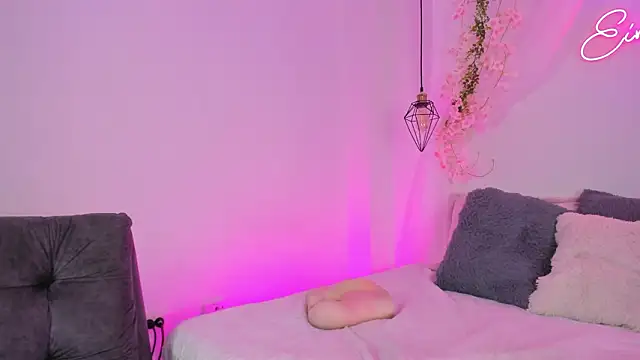 eimi_rosse18's cam snapshot