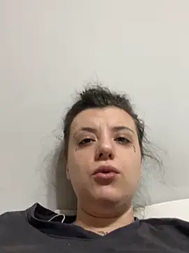 bunnythetailor's cam snapshot