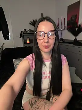 Trixie-Tainted's cam snapshot