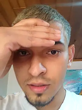 Ernesto23415 live sex cam