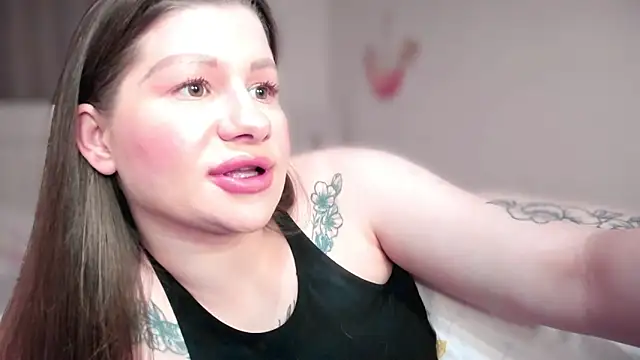 JuicyHelenX live sex cam