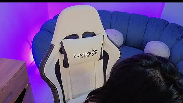 Adie__Brown's cam snapshot