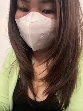 BabyLily68's cam snapshot