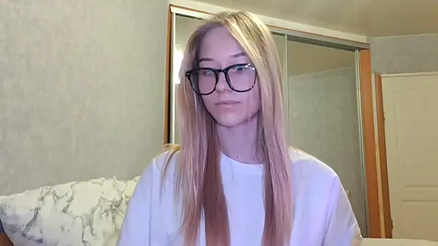 GlidedFill's cam snapshot