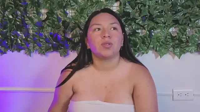 BellaRoux1's cam snapshot