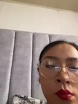 Abigail_Cowen's cam snapshot